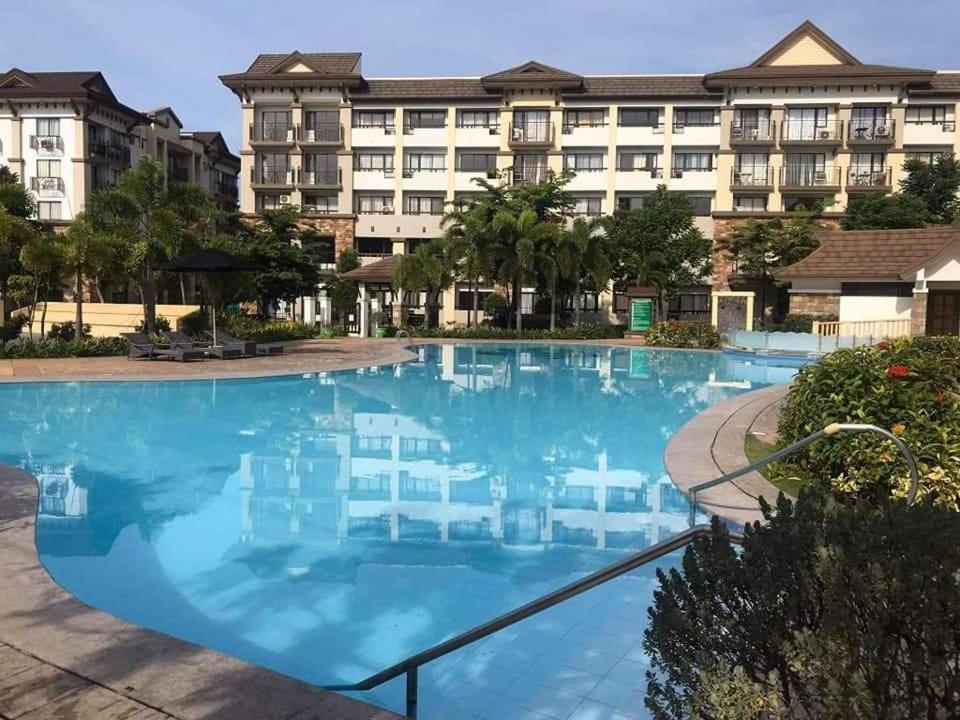 Cozy 2Br With Free Pool Beside Sm City Mall Davao City Buitenkant foto